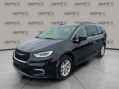 Used 2022 Chrysler Pacifica Touring-L