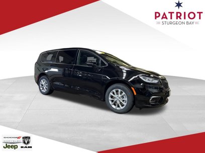 New 2025 Chrysler Pacifica Select