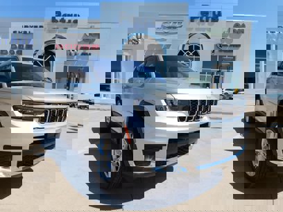 New 2025 Jeep Grand Cherokee L Laredo w/ Luxury Tech Group I