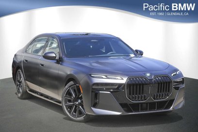 New 2025 BMW 760i xDrive w/ Premium Package