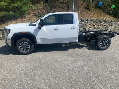 New 2025 GMC Sierra 3500 SLE
