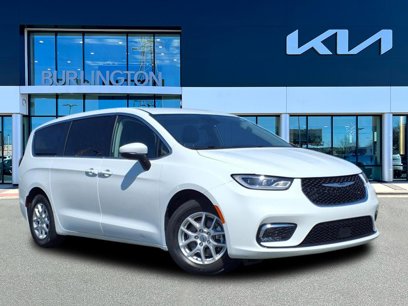 Used 2023 Chrysler Pacifica Touring-L