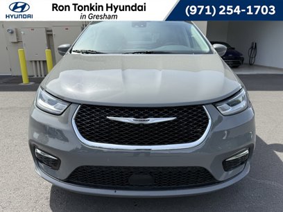 Used 2022 Chrysler Pacifica Touring-L