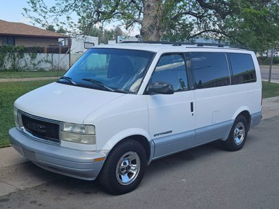Used 2000 GMC Safari AWD w/ Sle Marketing Option Pkg 2
