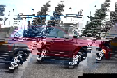 New 2025 Jeep Grand Cherokee Laredo w/ Luxury Tech Group I