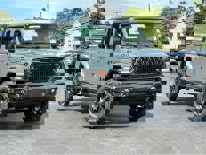 New 2025 Jeep Gladiator Sport