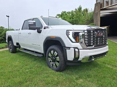 New 2025 GMC Sierra 2500 Denali w/ Max Trailering Package