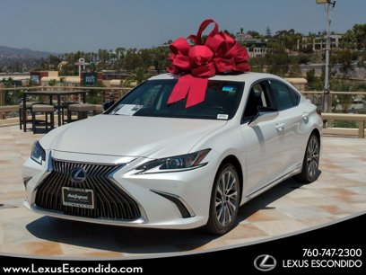 Used 2020 Lexus ES 300h w/ Premium Package