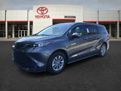 Certified 2025 Toyota Sienna XLE