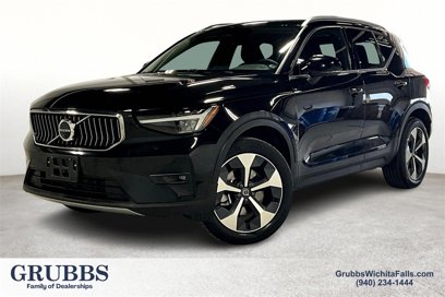 Used 2024 Volvo XC40 B5 Plus w/ Climate Package
