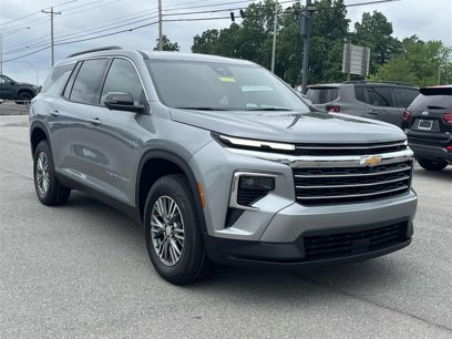New 2025 Chevrolet Traverse LT w/ Driver Confidence Package