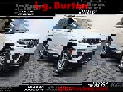 New 2025 Jeep Grand Cherokee Laredo X w/ Trailer Tow Package