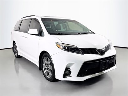 Used 2018 Toyota Sienna SE