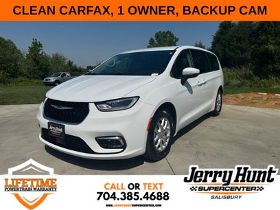 Used 2023 Chrysler Pacifica Touring-L