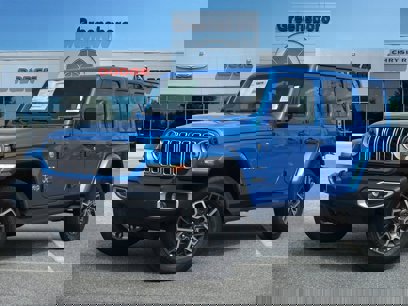 New 2024 Jeep Wrangler Sahara w/ Dual Top Group