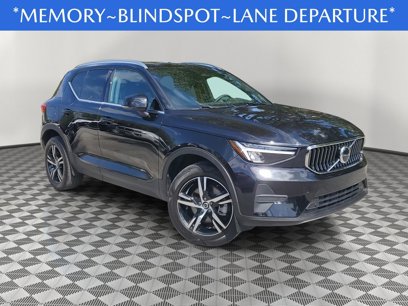 Used 2025 Volvo XC40 B5 Core