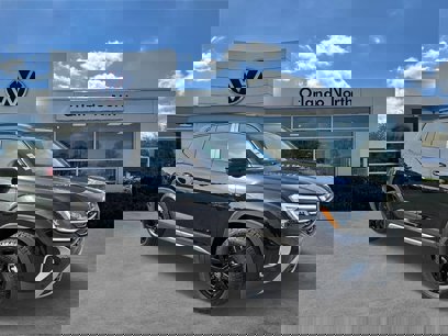 New 2025 Volkswagen Atlas Peak Edition SE