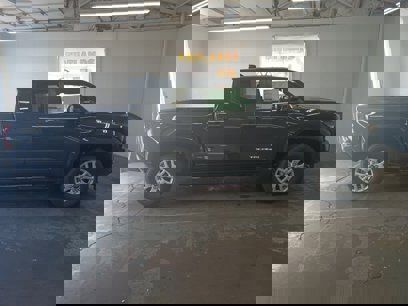 New 2025 Toyota Tacoma SR5