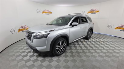 New 2025 Nissan Pathfinder Platinum