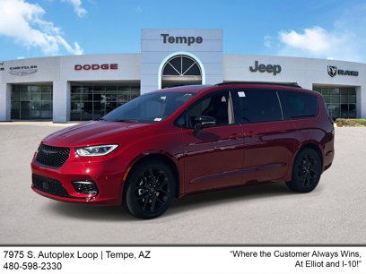 New 2025 Chrysler Pacifica Limited