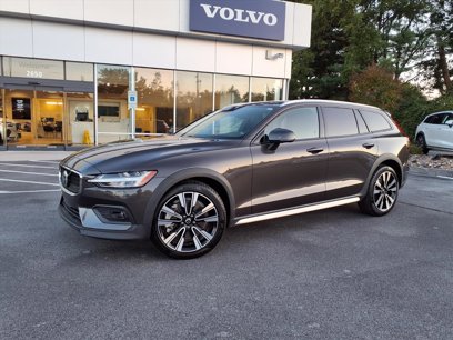 Used 2024 Volvo V60 B5 Cross Country Ultimate