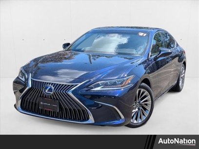 Used 2021 Lexus ES 300h w/ Luxury Package