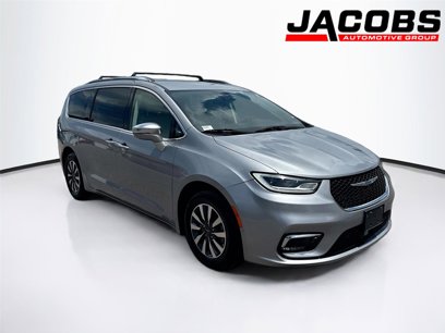 Used 2021 Chrysler Pacifica Touring-L