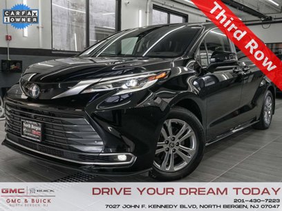 Used 2022 Toyota Sienna Platinum