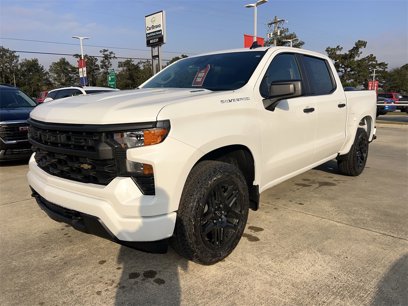 New 2025 Chevrolet Silverado 1500 Custom w/ Turbomax Blackout Package