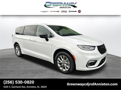 New 2024 Chrysler Pacifica Touring-L w/ Uconnect Theater Family Group