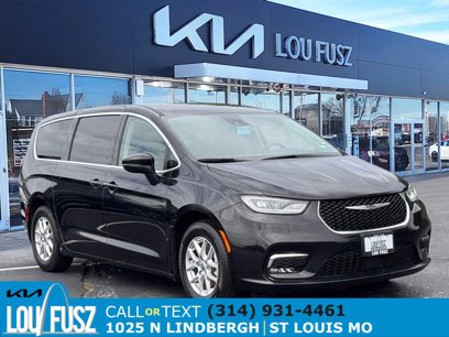 Used 2023 Chrysler Pacifica Touring-L