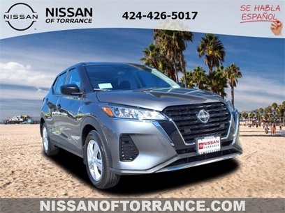 New 2025 Nissan Kicks Play S