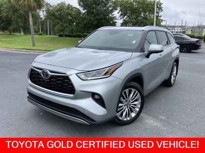 Certified 2025 Toyota Highlander Platinum
