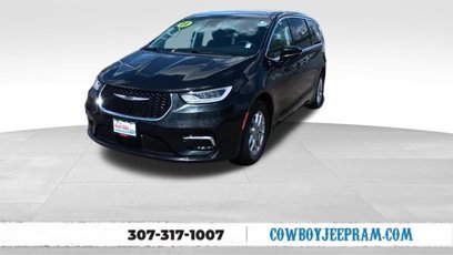 Used 2023 Chrysler Pacifica Touring-L