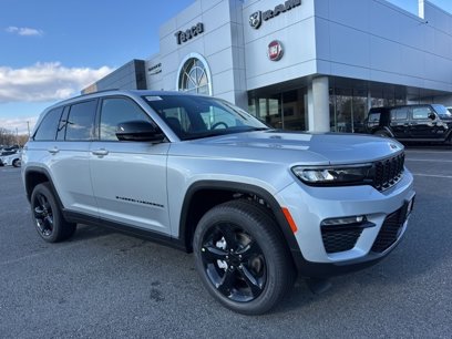 New 2025 Jeep Grand Cherokee Limited w/ Black Appearance Package