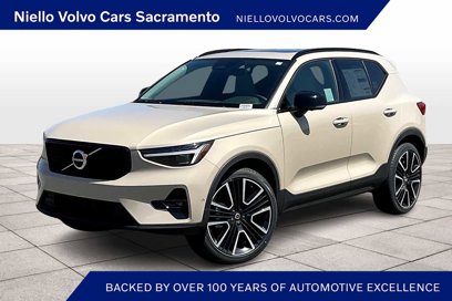 New 2025 Volvo XC40 B5 Ultra w/ Climate Package