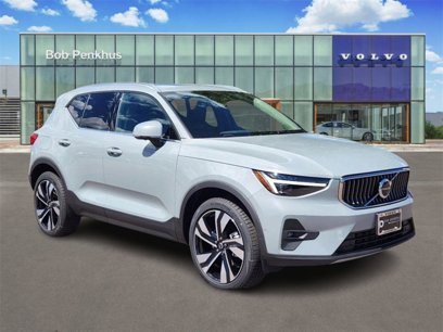 New 2025 Volvo XC40 B5 Plus w/ Protection Package Premier