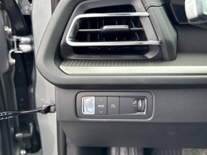 New 2025 Chevrolet Traverse LT w/ Sun and Wheel Package