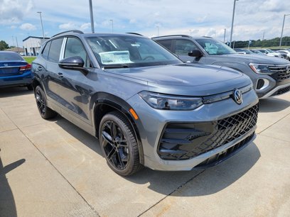 New 2025 Volkswagen Tiguan SE R-Line