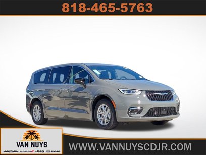New 2025 Chrysler Pacifica Select