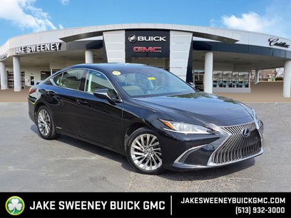 Used 2019 Lexus ES 300h w/ Luxury Package