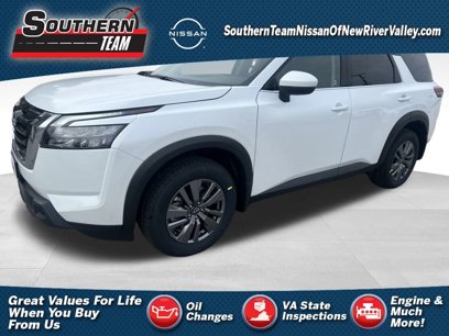 New 2025 Nissan Pathfinder SV w/ SV Premium Package