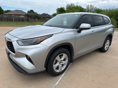 Used 2022 Toyota Highlander LE
