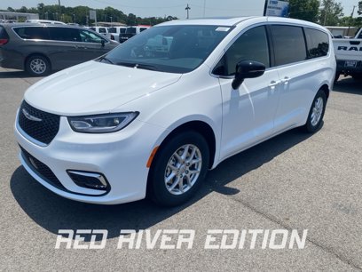 New 2025 Chrysler Pacifica Select