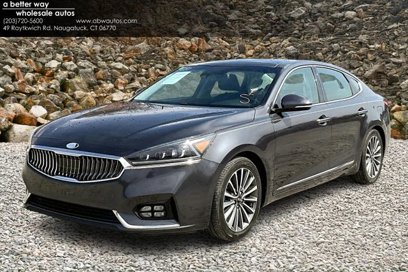 Used 2017 Kia Cadenza Technology