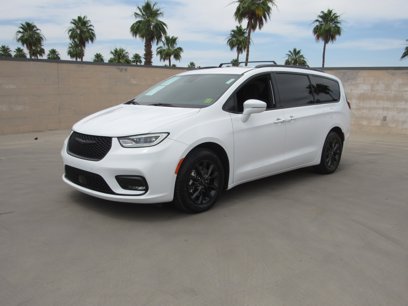 Used 2021 Chrysler Pacifica Touring w/ S Appearance Package