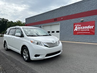 Used 2017 Toyota Sienna LE