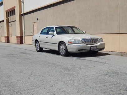 Used 2004 Lincoln Town Car Ultimate
