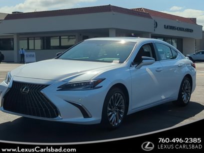 New 2025 Lexus ES 300h w/ Luxury Package