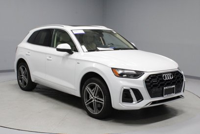 Used 2022 Audi Q5 e Premium w/ Convenience Package